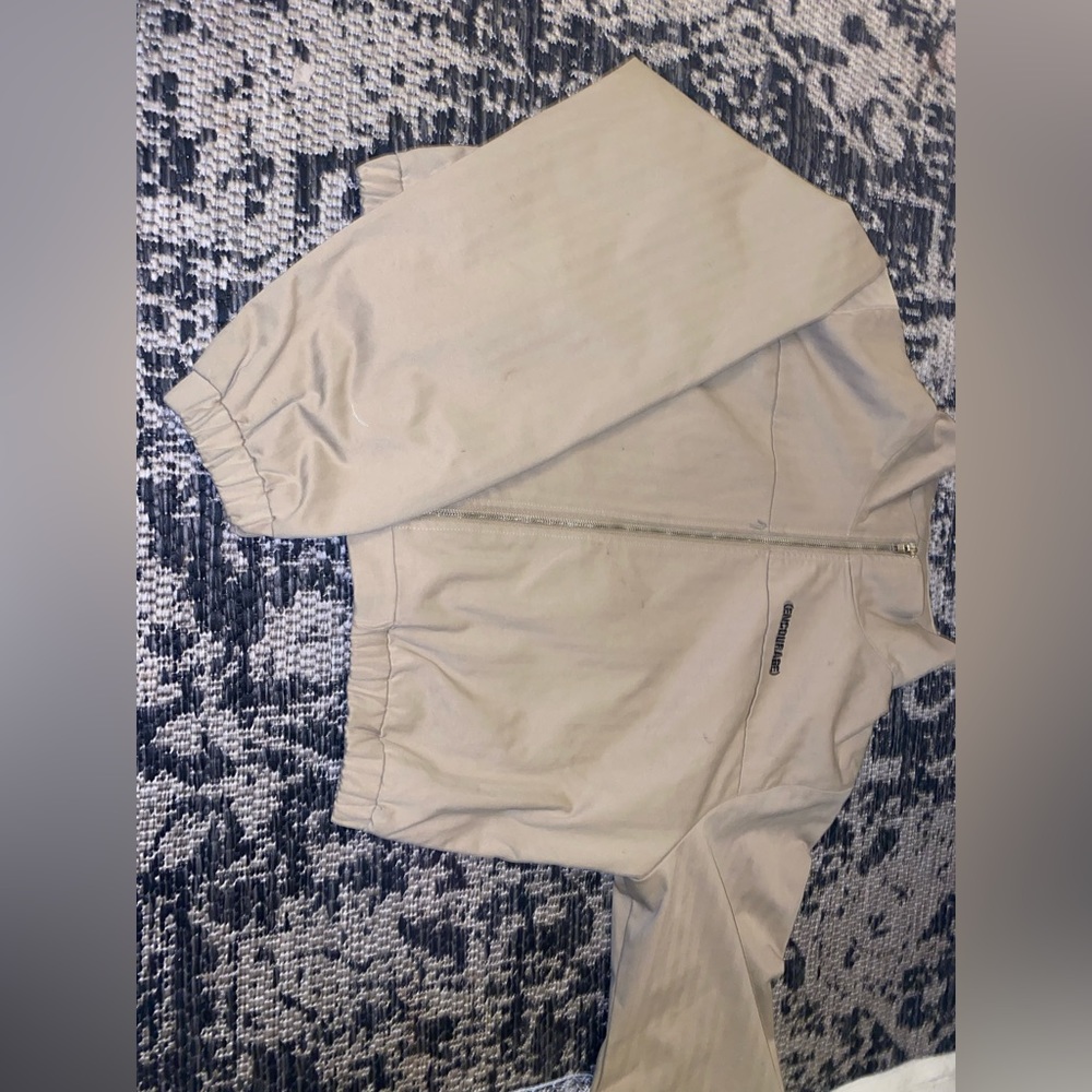 Cropped tan jacket